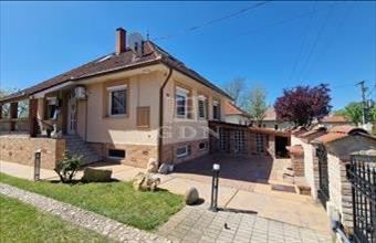 Eladó Tiszakécskei családi ház hirdetés (78456732)