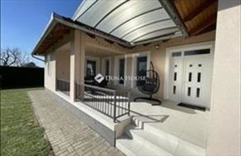 Eladó Pécsi családi ház hirdetés (49943393)