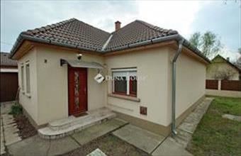 Eladó Kecskeméti családi ház hirdetés (43766759)