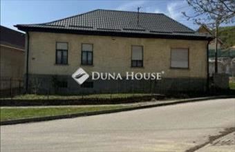 Eladó Csolnoki családi ház hirdetés (45374269)