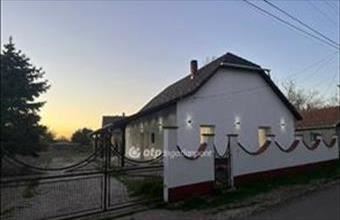 Eladó Tápiószelei családi ház hirdetés (31546926)