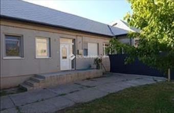 Eladó Vecsési házrész hirdetés (67343935)