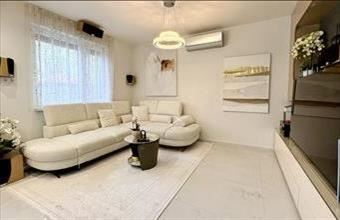 Kiadó Debreceni ikerház hirdetés (38559354)