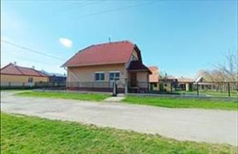 Eladó Tahitótfalui családi ház hirdetés (73531973)