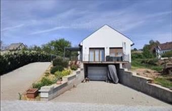 Eladó Felsőörsi családi ház hirdetés (33883722)