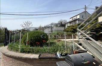 Eladó Budapest III. kerületi családi ház hirdetés (36794762)