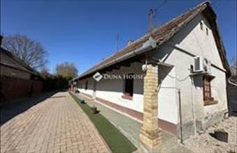 Eladó Sáregresi családi ház hirdetés (98857424)