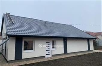 Eladó Szolnoki családi ház hirdetés (73759746)