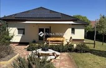 Eladó Kecskeméti családi ház hirdetés (89549394)