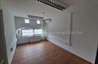 Kiadó Veszprémi iroda irodaházban hirdetés (74729475)