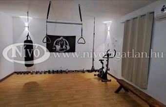 Eladó Veszprémi iroda irodaházban hirdetés (36972784)