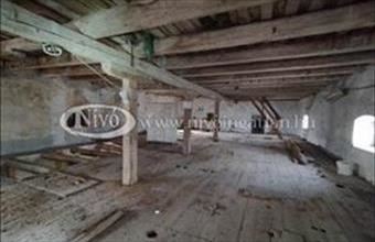 Kiadó Sólyi raktár hirdetés (33848569)