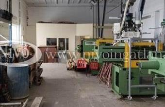 Eladó Székesfehérvári műhely hirdetés (77147161)