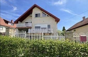 Eladó Verőcei családi ház hirdetés (99754459)
