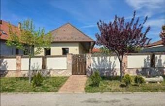 Eladó Nagytarcsai családi ház hirdetés (25423744)