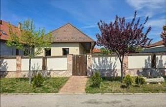 Eladó Nagytarcsai családi ház hirdetés (25423744)