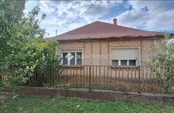 Eladó Előszállási családi ház hirdetés (43634759)