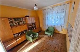 Eladó Tiszajenői tanya hirdetés (96859393)