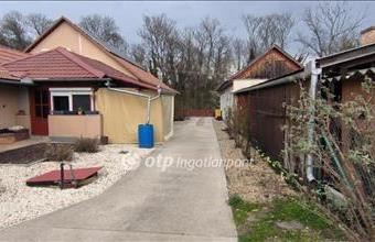 Eladó Békéscsabai családi ház hirdetés (93726427)