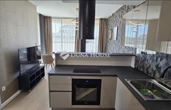 Eladó Szegedi csúsztatott zsalus lakás hirdetés (73855867)