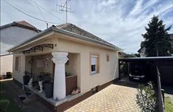 Eladó Budakalászi családi ház hirdetés (33225329)