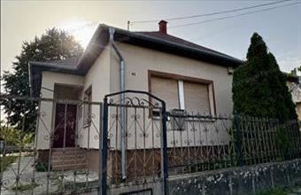 Eladó Jászapáti tégla lakás hirdetés (33293353)