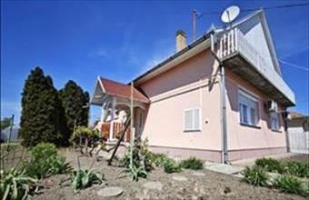 Eladó Röszkei családi ház hirdetés (44347334)