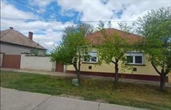 Eladó Felsőszentiváni családi ház hirdetés (66973923)