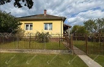 Eladó Csonkahegyháti családi ház hirdetés (31446297)