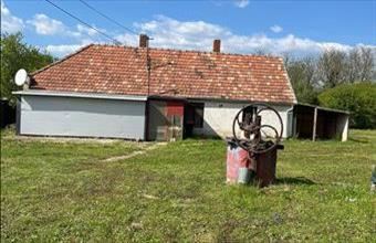 Eladó Oroszi családi ház hirdetés (43435775)