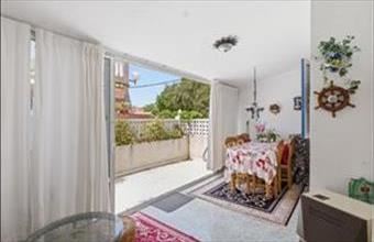 Eladó Spanyolországi sorház hirdetés (74241982)