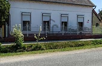 Eladó Kőröshegyi családi ház hirdetés (29952544)