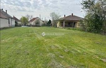 Eladó Felcsúti lakóövezeti telek hirdetés (32439544)