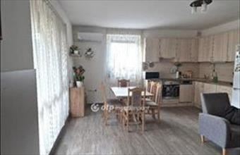 Eladó Győrújbaráti tégla lakás hirdetés (34194644)