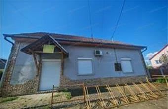 Eladó Jászfényszarui egyéb üzlethelyiség hirdetés (72249696)