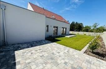 Eladó Pannonhalmai családi ház hirdetés (24443122)