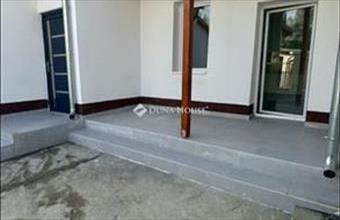 Eladó Péceli sorház hirdetés (86494933)