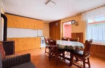 Eladó Pécsi családi ház hirdetés (19651999)