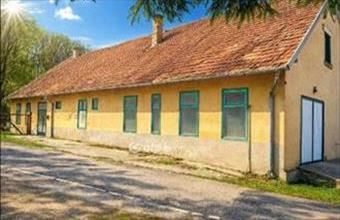 Eladó Ajkai családi ház hirdetés (72723432)