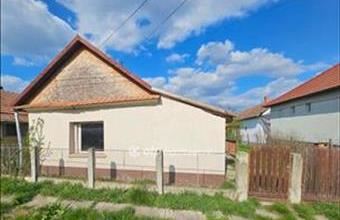 Eladó Besenyszögi családi ház hirdetés (92763224)