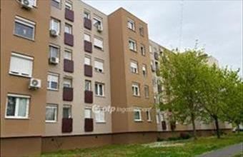 Eladó Pápai panel lakás hirdetés (37379973)