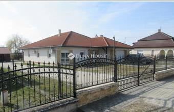 Eladó Délegyházai családi ház hirdetés (93428492)