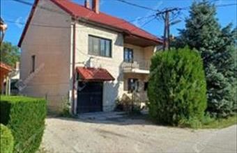 Eladó Csornai családi ház hirdetés (24112333)