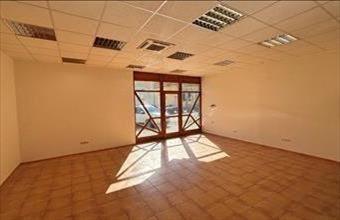 Kiadó Békéscsabai üzlethelyiség utcafronton hirdetés (97672447)