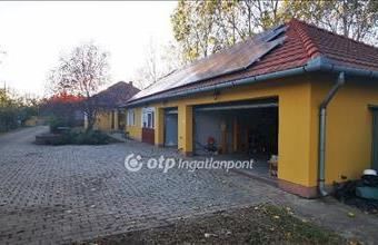 Eladó Békéscsabai családi ház hirdetés (25436364)