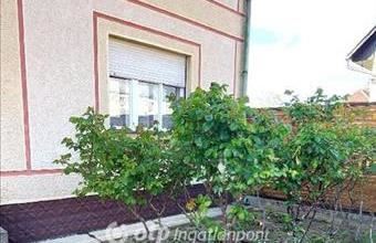 Eladó Tiszaföldvári családi ház hirdetés (68365624)