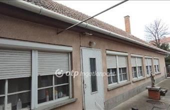 Eladó Jászberényi családi ház hirdetés (77794742)