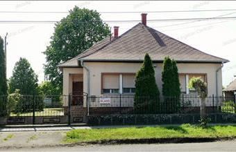 Eladó Jászapáti családi ház hirdetés (92379547)