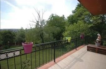 Kiadó Budapest II. kerületi ikerház hirdetés (16943532)