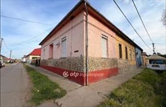 Eladó Tiszalöki tégla lakás hirdetés (34567564)